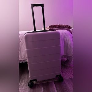Hard shell suitcase